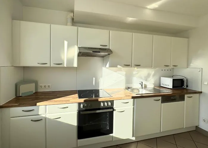 Viel Platz In Ruhiger Lage Mit Toller Anbindung Apartment